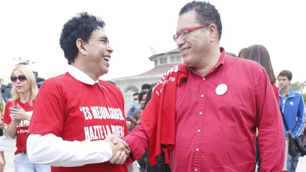 Ernesto Pimentel y Phillip Butters se unieron por campaña contra el sida. (César Fajardo)