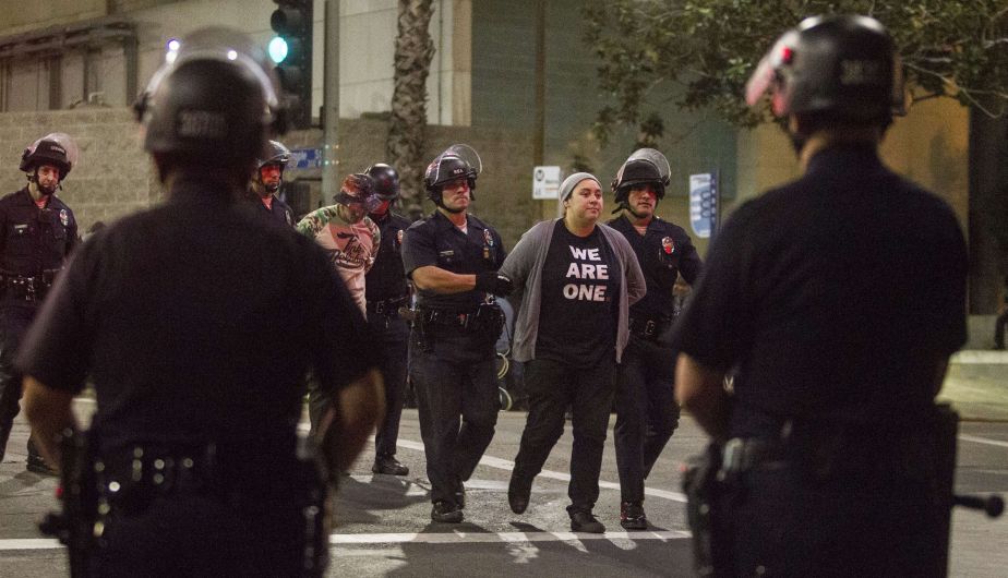 Segunda noche de protestas en Ferguson, Estados Unidos. (AFP)