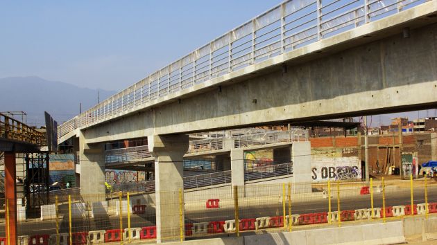 Continúa el retiro de puentes peatonales en la Vía de Evitamiento. (VPR)