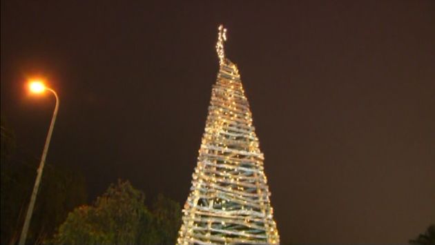 Crean árbol de navidad 100% ecológico en San Isidro. (USI)