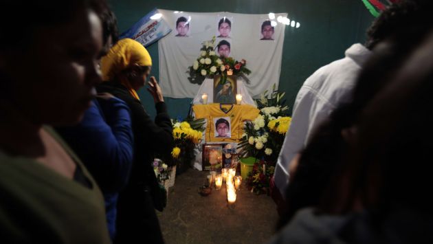 Todos somos Ayotzinapa. Familiares seguirán buscando a los 42 jóvenes de Guerrero. (AFP)