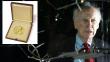 James Watson: Millonario le compró su medalla del Nobel para devolvérsela