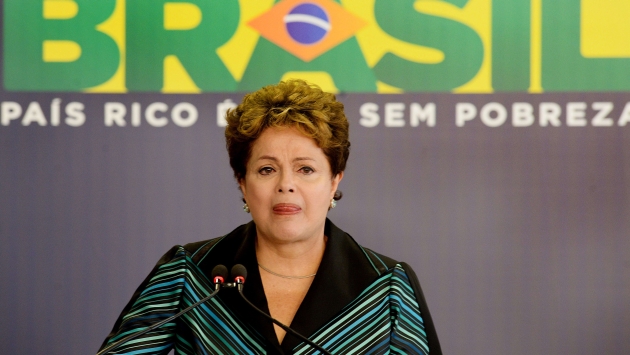 Dilma Rousseff lloró al recibir informe de torturas durante dictadura en Brasil. (AFP)