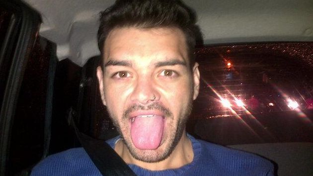Joven busca parecerse a Ricky Martin. (Twitter/@FranmarianoOK)
