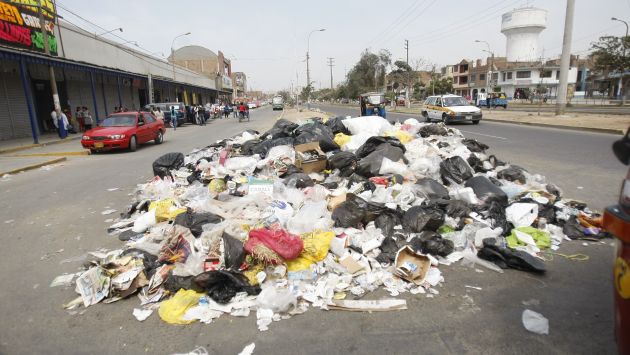 Comas es declarada en emergencia sanitaria por acumulación de basura. (Perú21)