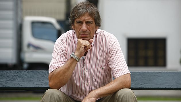 Germán Leguía criticó que la dirigencia de Universitario quiera contratar a Diego Forlán. (Eruck Nazario)