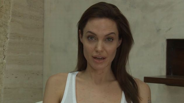 Angelina enseñó en un video los estragos de la varicela. (dailymail.co.uk)