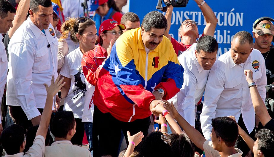 Nicolás Maduro encabezó marcha contra Estados Unidos. (AP)