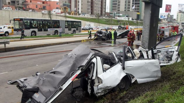 Taxista murió en choque en la vía expresa de Paseo de la República. (Carlos Lezama/Andina)