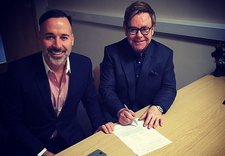 Elton John y David Furnish contrajeron matrimonio. (Instagram @eltonjohn)