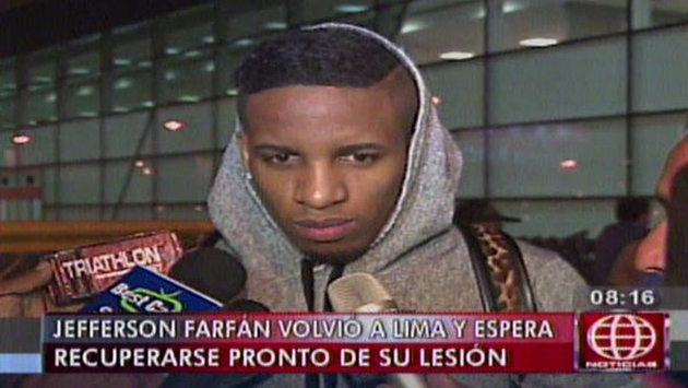 Jefferson Farfán le deseó suerte a Pablo Bengoechea en Peñarol. (América Televisión)