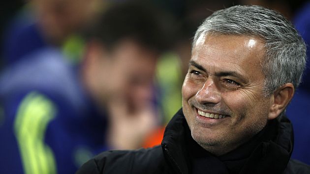 José Mourinho no oculta su satisfacción tras triunfo del Chelsea. (AFP)