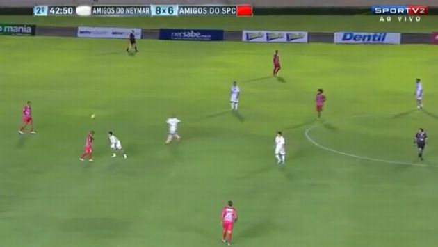 José Aldo demostró su talento para el fútbol. (Footy-Goals/YouTube)