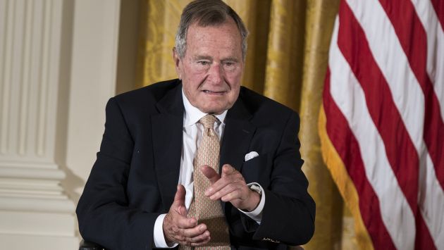 George H. W. Bush tiene 90 años. (AFP)