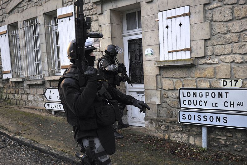 Francia en alerta máxima tras atentado a Charlie Hebdo. (AFP)