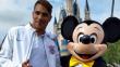 Paolo Guerrero representó al Corinthians en Disney y se tomó foto con Mickey