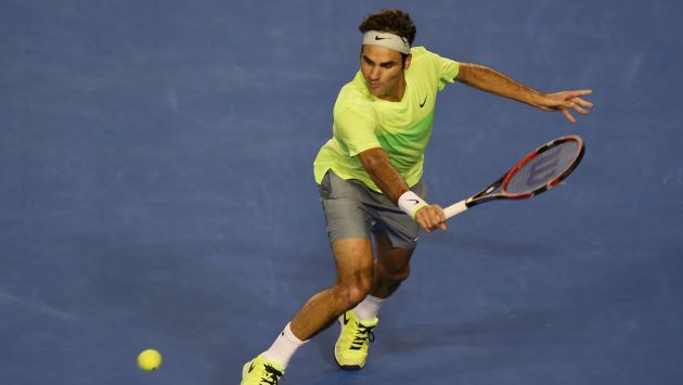 Roger Federer se mostró sólido con su saque. (AFP/YouTube)
