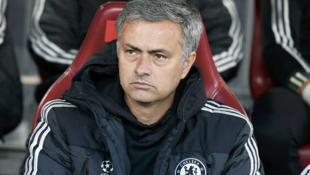 El Chelsea de José Mourinho está en octavos de la Champions League. (Reuters)