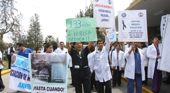 Médicos de Essalud realizarían una nueva huelga en febrero contra privatización del seguro. (USI/Referencial)