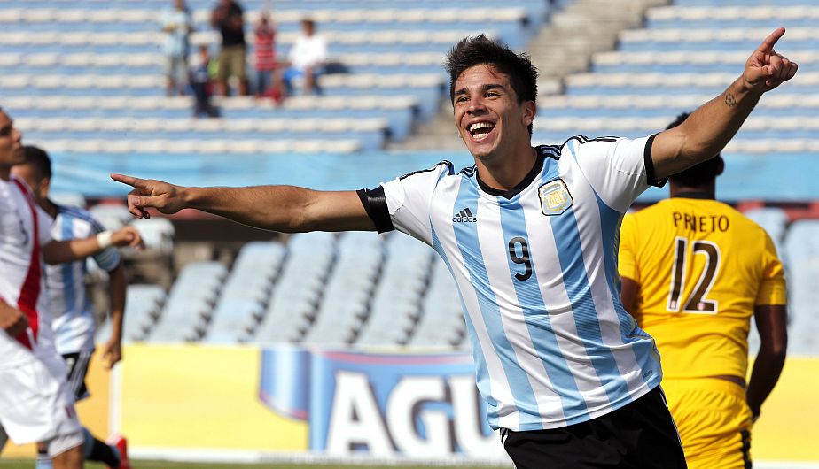 Giovanni Simeone marcó el primer tanto para los argentinos al minuto de juego. (Reuters)