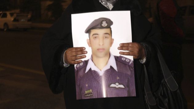 Muaz Kasasbeh es el piloto que se encuentra retenido por el Estado Islámico. (EFE)