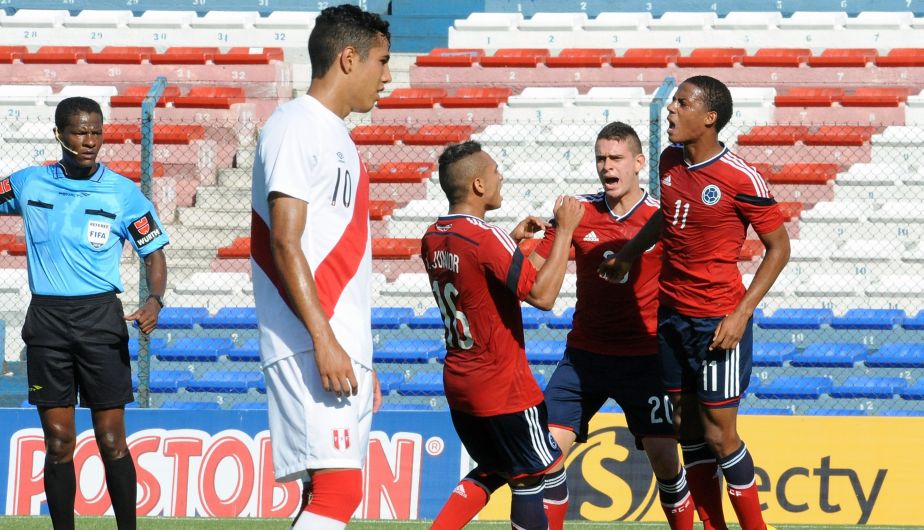 Perú perdió 3-1 ante Colombia y se quedó sin chances de clasificar al Mundial Sub 20. (AFP)