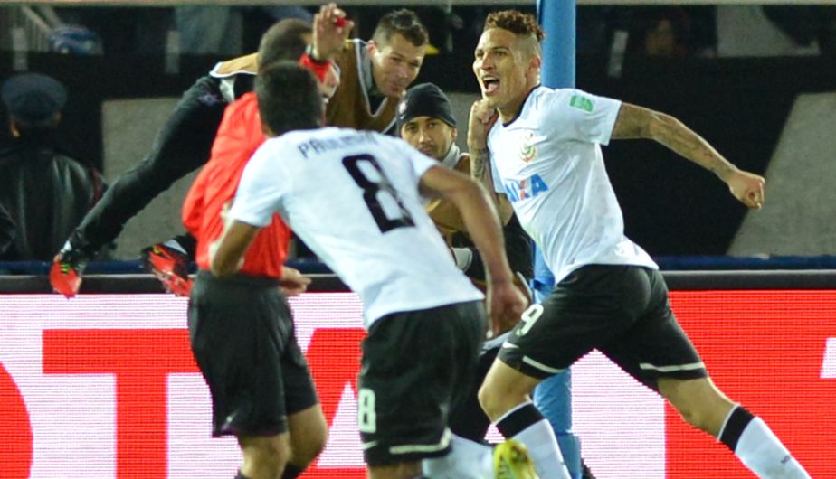 Paolo Guerrero anotó en el triunfo del Corinthians. (AFP)