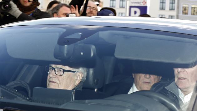 Dominique Strauss-Kahn llegó en un auto a tribunal francés. (Reuters)