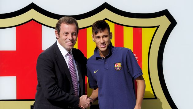 Fiscalía pidió juzgar al Barcelona por delitos en fichaje de Neymar. (AFP) 