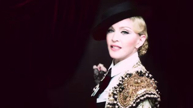 Madonna estrenó video ‘Living for Love’ en Internet. (YouTube)