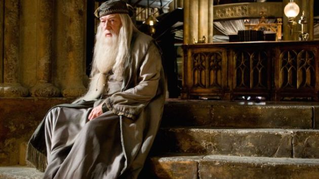 ‘Dumbledore’ se  retira del teatro. (AP)
