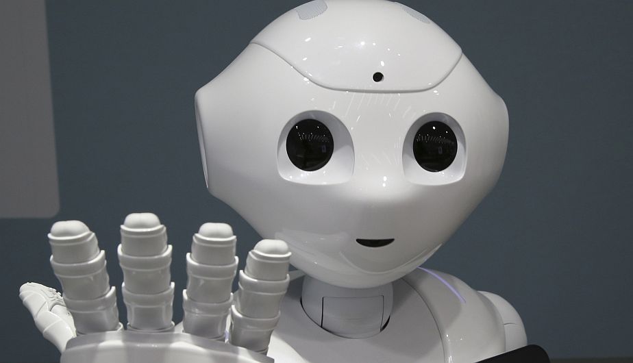 Softbank anunció este martes que incorporará la tecnología de inteligencia artificial de IBM a su robot Pepper. (AP)