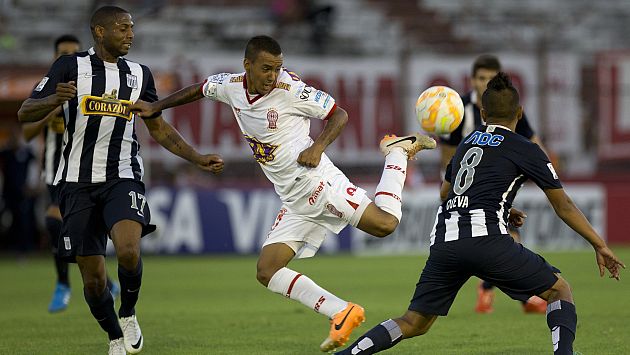 Alianza Lima igualó 0-0 con Huracán y quedó fuera de la Copa Libertadores. (AP)