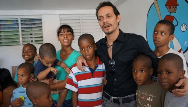  El artista inauguró su primer orfanato en República Dominicana. (maestrocares.org)