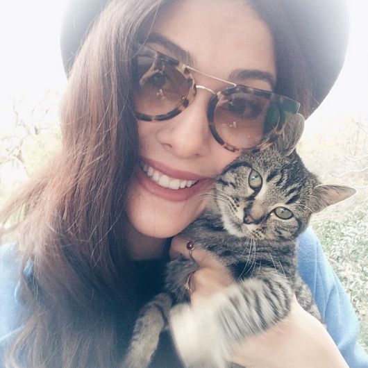 La actriz Bergüzar Korel publica constantemente en sus redes sociales fotos de sus mascotas, en especial, de sus mininos. (Berguzar Korel en Instagram)