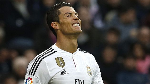 Cristiano Ronaldo sigue siendo blanco de burlas de la hinchada del Barcelona. (EFE)