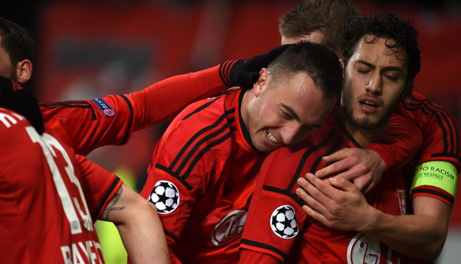 El turco Hakan Calhanoglu anotó el único tanto del partido para el Bayer Leverkusen. (AFP)