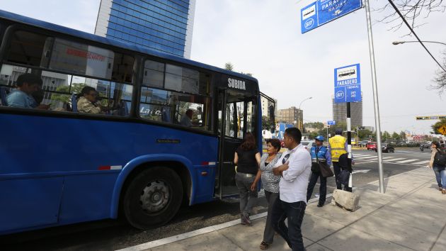 Medida extrema. Los operadores quitarían sus buses si la comuna de Lima no cumple con los pagos.  (Nancy Dueñas)
