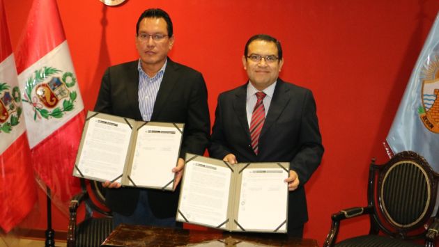 El convenio fue firmado por el presidente ejecutivo de Devida, Alberto Otárola, y el presidente regional del Callao, Félix Moreno. (Devida)