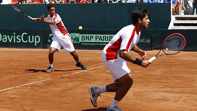 Perú cayó en dobles ante Chile y quedó fuera de la Copa Davis. (Reuters)