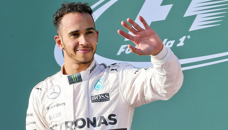 Lewis Hamilton afirmó que Red Bull “fiche a gente mejor” si quiere anular ventaja mecánica del equipo alemán. (EFE)