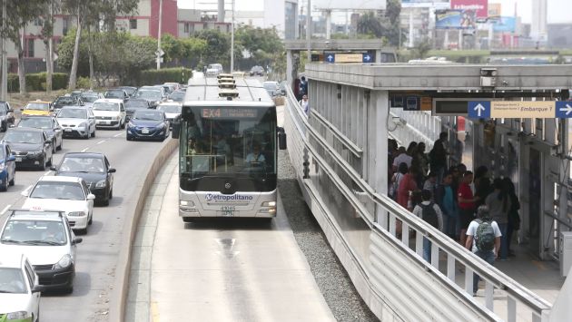 Los buses azules podrían pasar a ser historia en el transporte de la capital. (Nancy Dueñas)