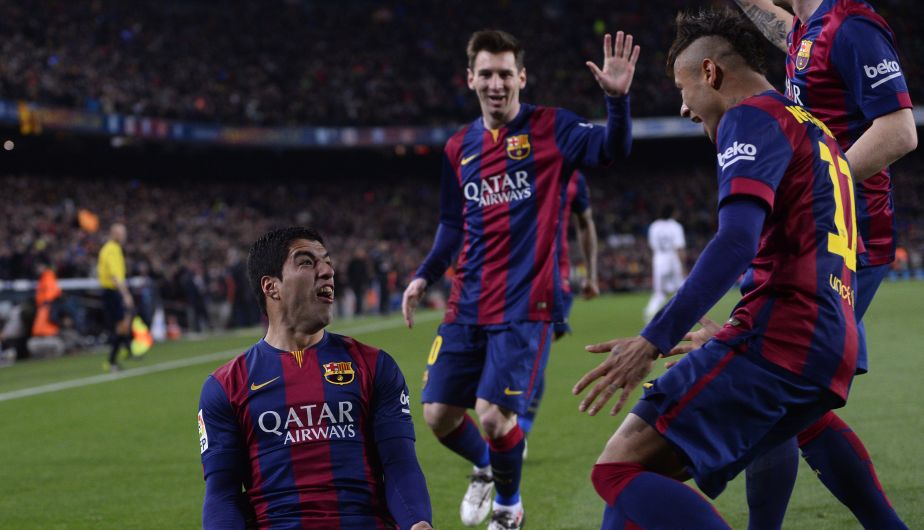 Luis Suárez le dio el triunfo al Barcelona sobre el Real Madrid. (AP)