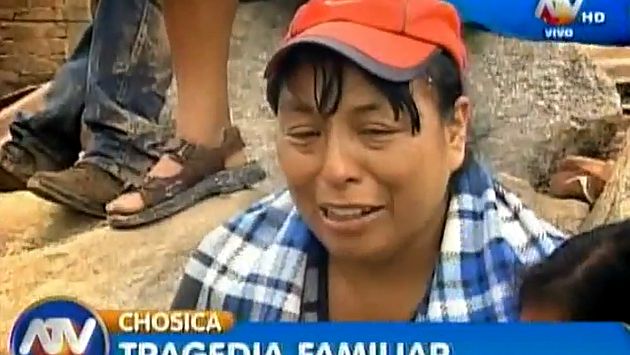 Mujer perdió a dos hijos y su nieto por huaico en Chosica. (Captura ATV)