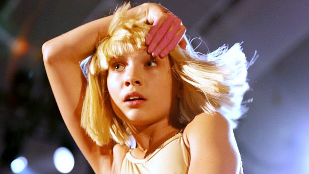 Maddie Ziegler sigue su trabajo conjunto con Sia en ‘Big Girls Cry’. (AP)