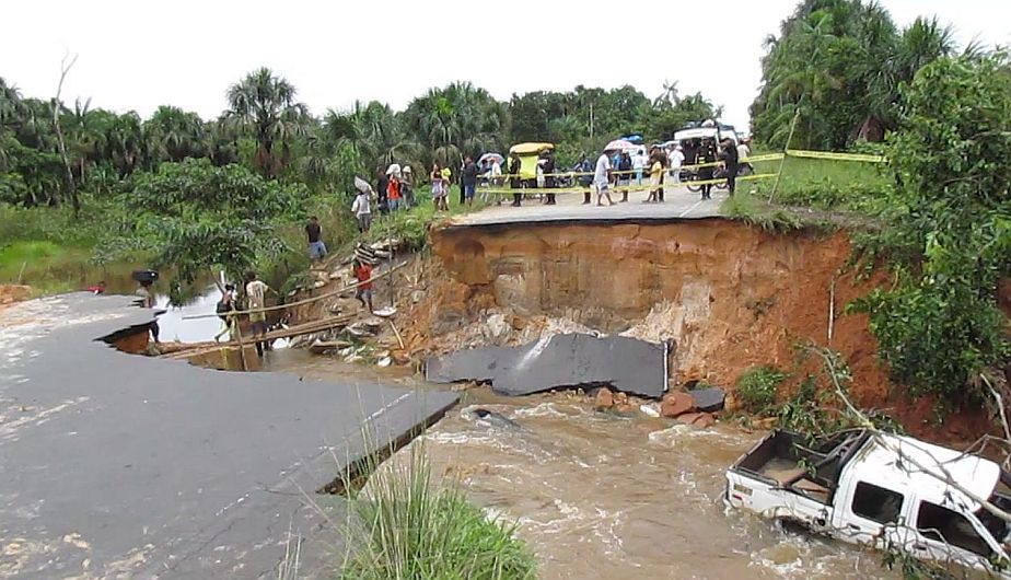 Loreto: Colapsó la carretera Iquitos-Nauta por crecida del río Itaya. (Teddy Arrué)