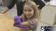 Impresión 3D da una ‘mano robot’ a niña de 7 años [Fotos y video]