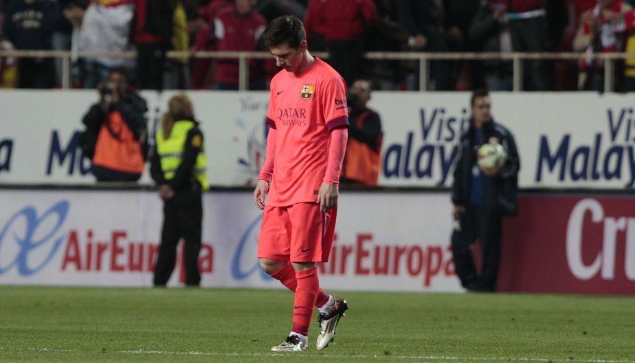 Lionel Messi marcó un gol pero el Barcelona solo pudo empatar 2-2 ante Sevilla. (AP)