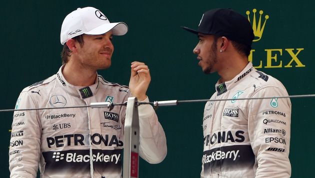 Todo va a estar bien. Lewis Hamilton dijo que todo está bien con Nico Rosberg. (AFP)