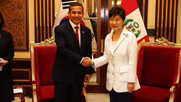 Park Geun-hye fue condecorada por el Congreso de la República. (Andina)